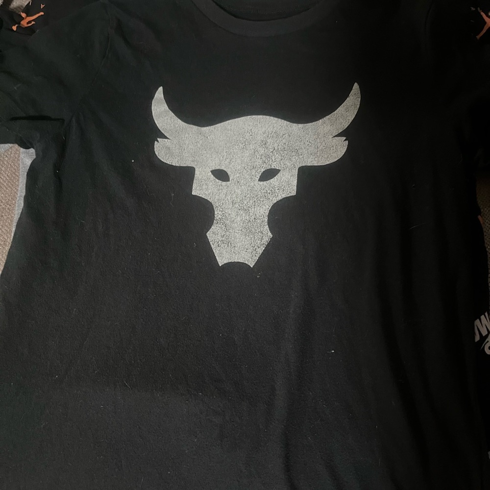 Boys under armour Tee.